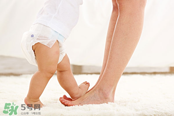 拉拉褲好還是紙尿褲好拉拉褲紙尿褲的區(qū)別 拉拉褲好還是紙尿褲好拉拉褲紙尿褲的區(qū)別