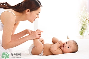 拉拉褲好還是紙尿褲好拉拉褲紙尿褲的區(qū)別 拉拉褲好還是紙尿褲好拉拉褲紙尿褲的區(qū)別