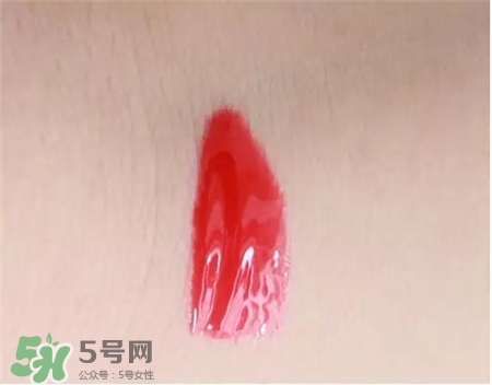 歐萊雅唇釉303多少錢(qián)?歐萊雅唇釉303試色 歐萊雅唇釉303多少錢(qián)?歐萊雅唇釉303試色