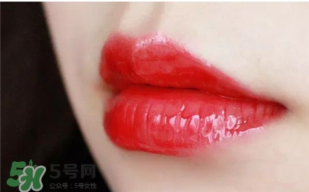 歐萊雅唇釉303多少錢(qián)?歐萊雅唇釉303試色 歐萊雅唇釉303多少錢(qián)?歐萊雅唇釉303試色