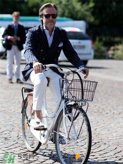 條紋西裝怎么搭配？條紋西服怎么搭配好看？