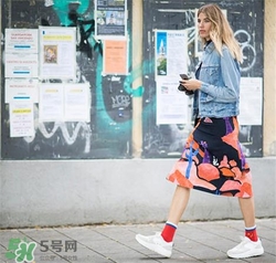 春天牛仔外套怎么搭配？春天牛仔外套怎么搭配好看？