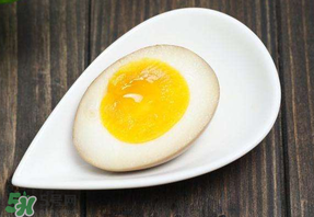 枇杷能和雞蛋一起吃嗎？枇杷可以和蛋一起吃嗎？