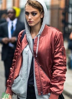 飛行員夾克怎么搭配？飛行員夾克怎么搭配好看？