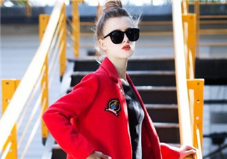 紅色衣服配什么顏色褲子？紅色衣服配什么褲子好看？