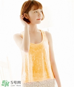 熒光色衣服怎么搭配？熒光色衣服怎么搭配好看？