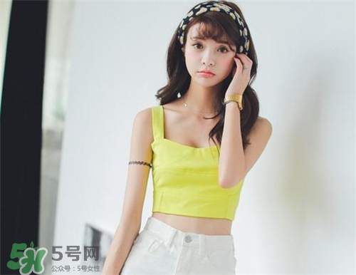 熒光色衣服怎么搭配？熒光色衣服怎么搭配好看？