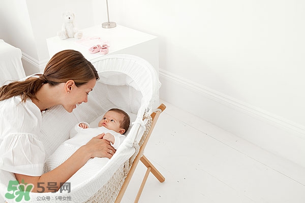 早產(chǎn)兒護(hù)理要點 早產(chǎn)兒護(hù)理注意事項 早產(chǎn)兒護(hù)理要點 早產(chǎn)兒護(hù)理注意事項