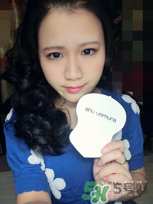 植村秀小燈泡584和784哪個白？植村秀小燈泡584和784對比