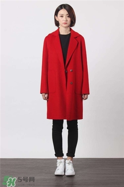 紅色衣服配什么顏色鞋子？紅色衣服配什么鞋子好看？