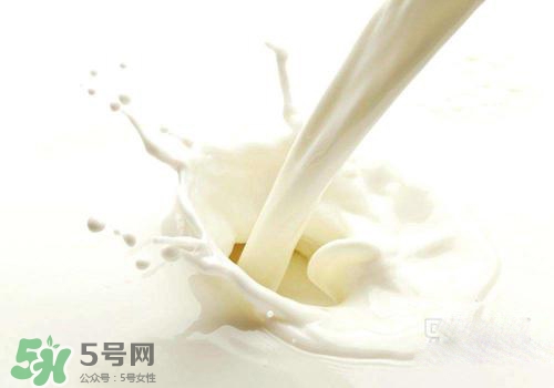 牛奶苦是怎么回事？牛奶苦能喝嗎？