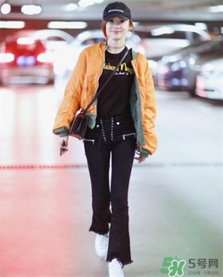 橙色衣服搭配什么顏色褲子？橙色衣服配什么褲子好看？