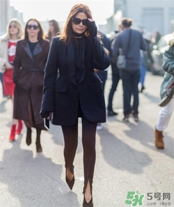 奶奶鞋搭配什么衣服？奶奶鞋搭配什么衣服好看？