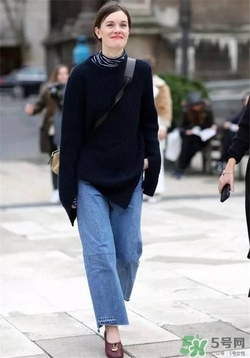 奶奶鞋搭配什么衣服？奶奶鞋搭配什么衣服好看？