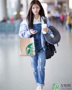 背帶褲搭配什么外套？背帶褲搭配什么外套好看？