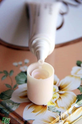 植村秀眼線筆怎么轉(zhuǎn)？植村秀如膠似漆眼線筆轉(zhuǎn)不出來