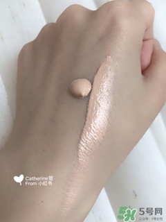 植村秀小燈泡584和784哪個白？植村秀小燈泡584和784對比