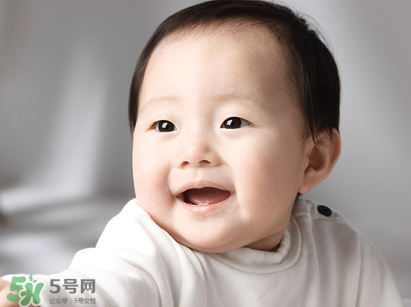 新生兒都需要補充什么 剛出生的嬰兒需要補充什么 新生兒都需要補充什么 剛出生的嬰兒需要補充什么