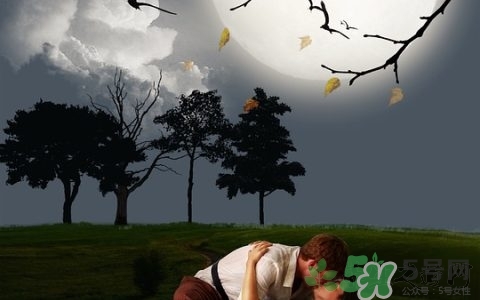 第一次如何舌吻？舌吻的技巧和方法