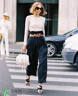 闊腿褲怎么搭配？闊腿褲怎么穿好看？