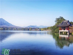 4月份去杭州穿什么？四月份去杭州穿什么衣服？