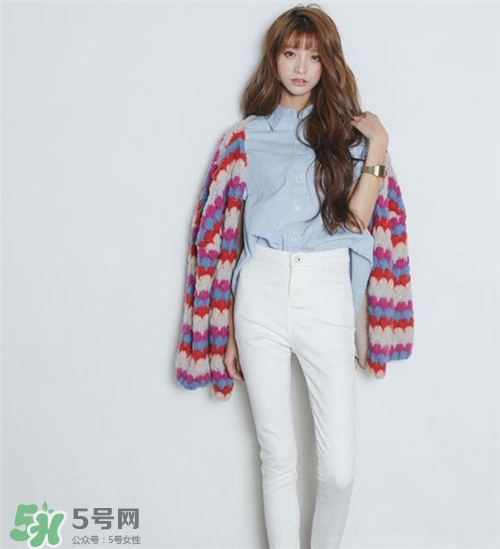 白色褲子配什么顏色上衣？白色褲子搭配什么上衣好看？