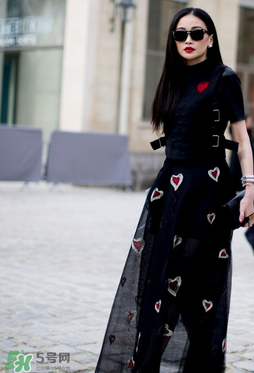 紗裙搭配什么上衣？紗裙配什么上衣好看？