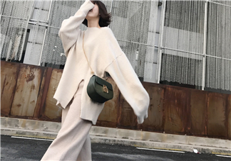 衛(wèi)衣可以配闊腿褲嗎？衛(wèi)衣配闊腿褲好看嗎？