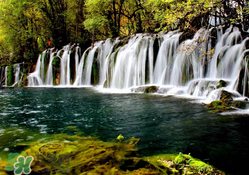 4月份去九寨溝穿什么？四月份去九寨溝穿什么衣服？