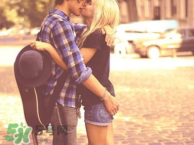 精子是什么味道？吞精會(huì)得艾滋嗎