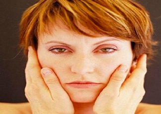 臉色發(fā)黃是什么原因？臉色發(fā)黃吃什么調(diào)理更好？