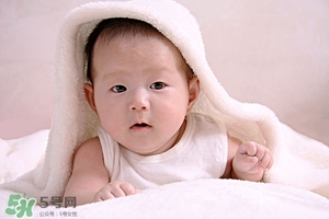 4月齡寶寶發(fā)育標準 4月齡寶寶發(fā)育指標