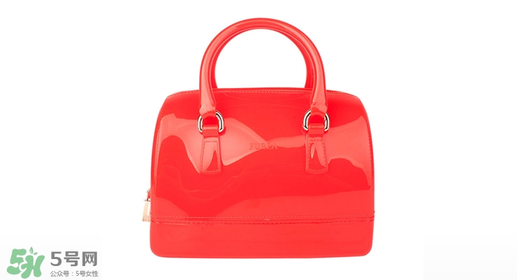 穿裙子配什么包好看 穿裙子怎么搭配包包 穿裙子配什么包好看 穿裙子怎么搭配包包