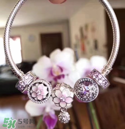 潘多拉2017新品桃花系列在哪里買？pandora桃花系列國內(nèi)有賣嗎？