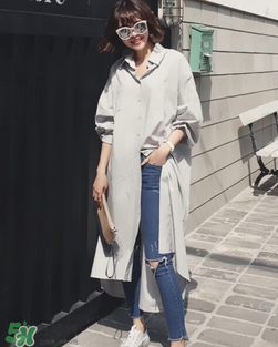 破洞牛仔褲搭配什么上衣？破洞牛仔褲配什么上衣好看？