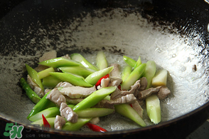 蘆筍為什么要焯水？蘆筍怎么焯水？