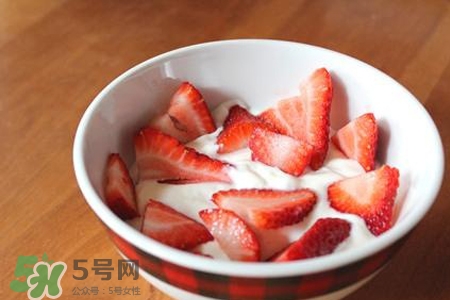 皮膚過敏可以喝酸奶嗎？皮膚過敏能不能喝酸奶？