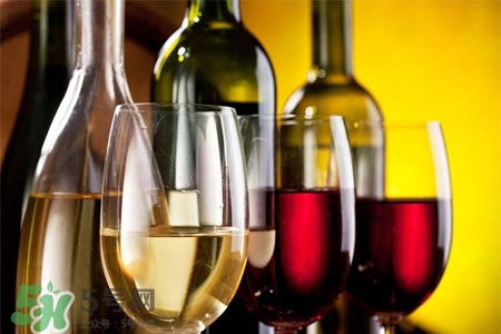 皮膚過敏可以喝酒嗎？皮膚過敏能喝白酒嗎？