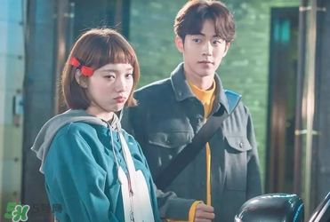 李圣經(jīng)同款衛(wèi)衣 李圣經(jīng)衛(wèi)衣穿搭 李圣經(jīng)同款衛(wèi)衣 李圣經(jīng)衛(wèi)衣穿搭