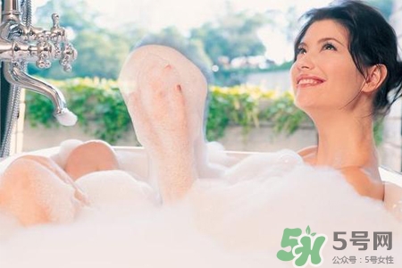 皮膚過(guò)敏可以洗澡嗎？洗澡會(huì)加重皮膚過(guò)敏嗎？