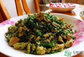 薺菜炒雞蛋用不用綽水？薺菜炒雞蛋怎么炒？