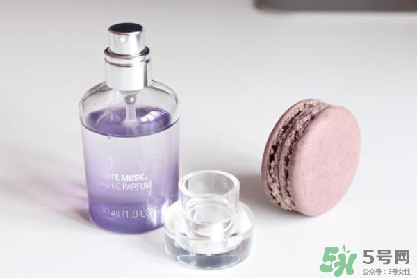 好聞?dòng)直阋说南闼扑] 什么香水便宜又好聞