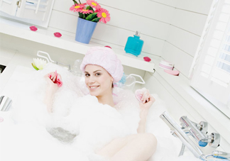 皮膚過敏能洗冷水澡嗎？過敏用冷水還是熱水洗澡？