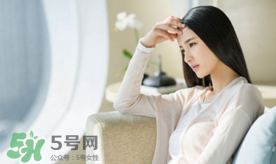 經(jīng)期頭痛惡心是怎么回事？經(jīng)期頭痛的治療方法