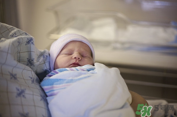 病理性黃疸孩子有何癥狀 病理性黃疸的特點(diǎn) 病理性黃疸孩子有何癥狀 病理性黃疸的特點(diǎn)