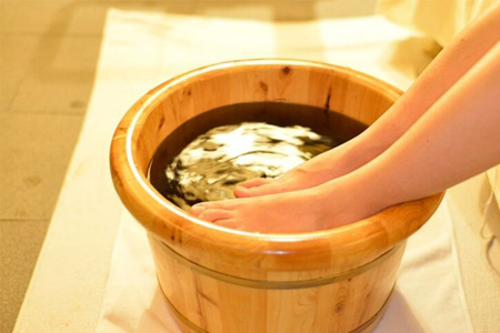 艾草泡草有什么好處？用艾草泡腳的好處有哪些？