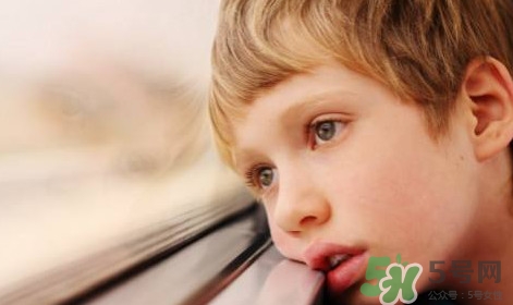 孩子抑郁癥什么癥狀？孩子抑郁癥是什么表現(xiàn)？