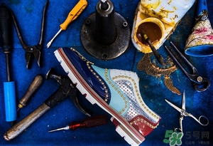 cl鞋子一般多少錢(qián)？Christian Louboutin鞋子專(zhuān)柜價(jià)格