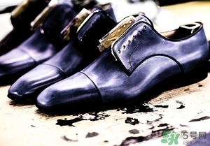 cl鞋子一般多少錢(qián)？Christian Louboutin鞋子專(zhuān)柜價(jià)格