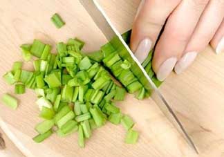 薺菜和蔥能一起吃嗎？薺菜餃子可以放蔥嗎？